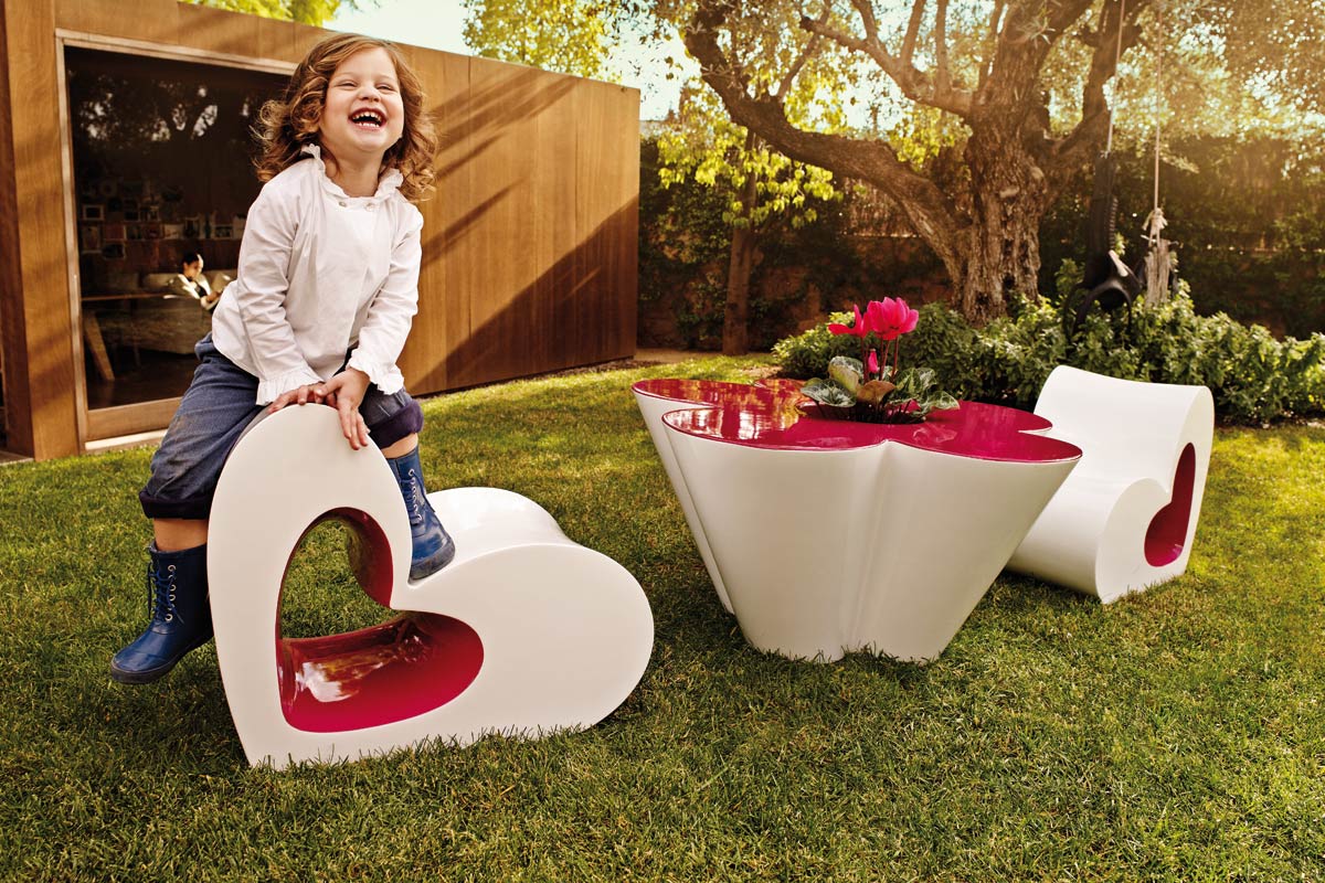 AGATHA/childrenfurniture-exclusive-outdoor-furniture-chair-table-agatha-agatharuizdelaprada-vondom.jpg