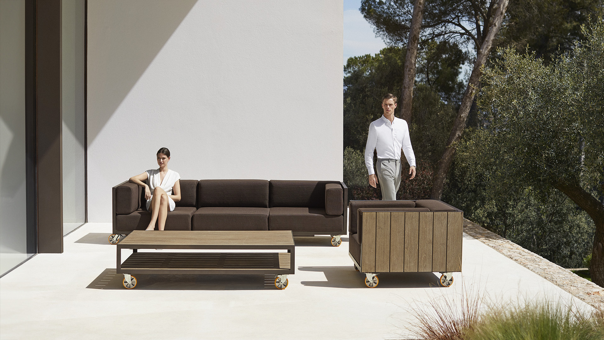 VINEYARD LARGE klubska miza wheel - Vondom Klubske in nizke mize