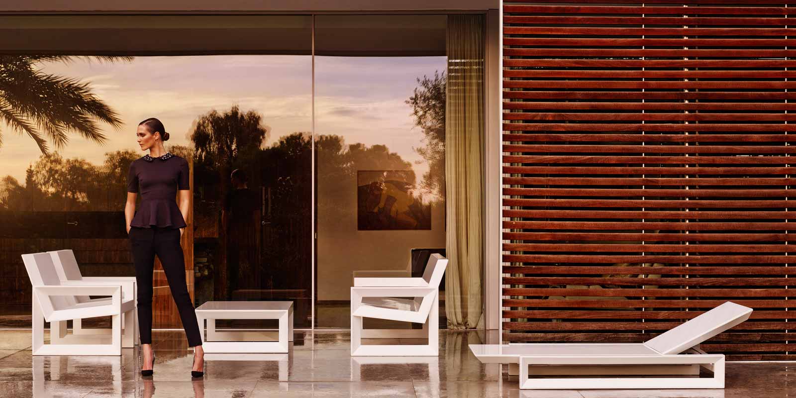 FRAME/luxury-outdoor-furniture-design-sofa-clubchair-coffeetable-sunchaise-frame-ramonesteve-vondom_3_.jpg