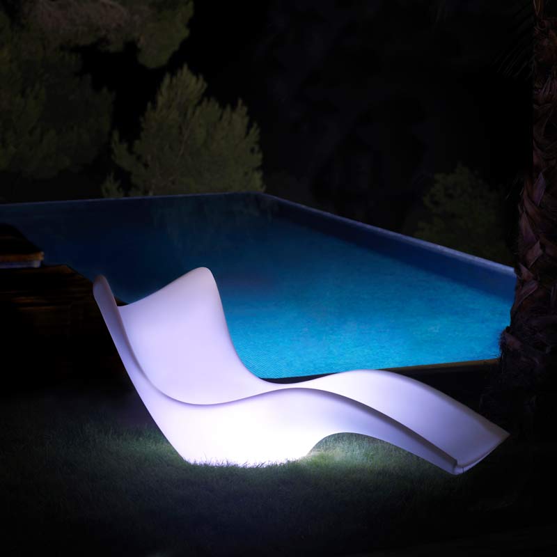 SURF/mueble-exterior-diseño-con-luz-tumbona-surf-karimrashid-vondom.jpg