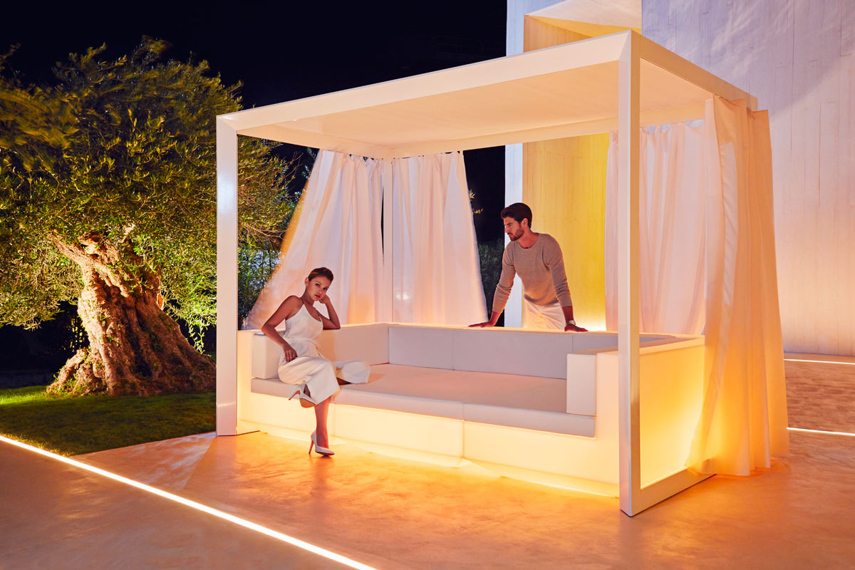 VELA/design-outdoor-furniture-canopy-sofa-vela-ramonesteve-vondom_2_.jpg