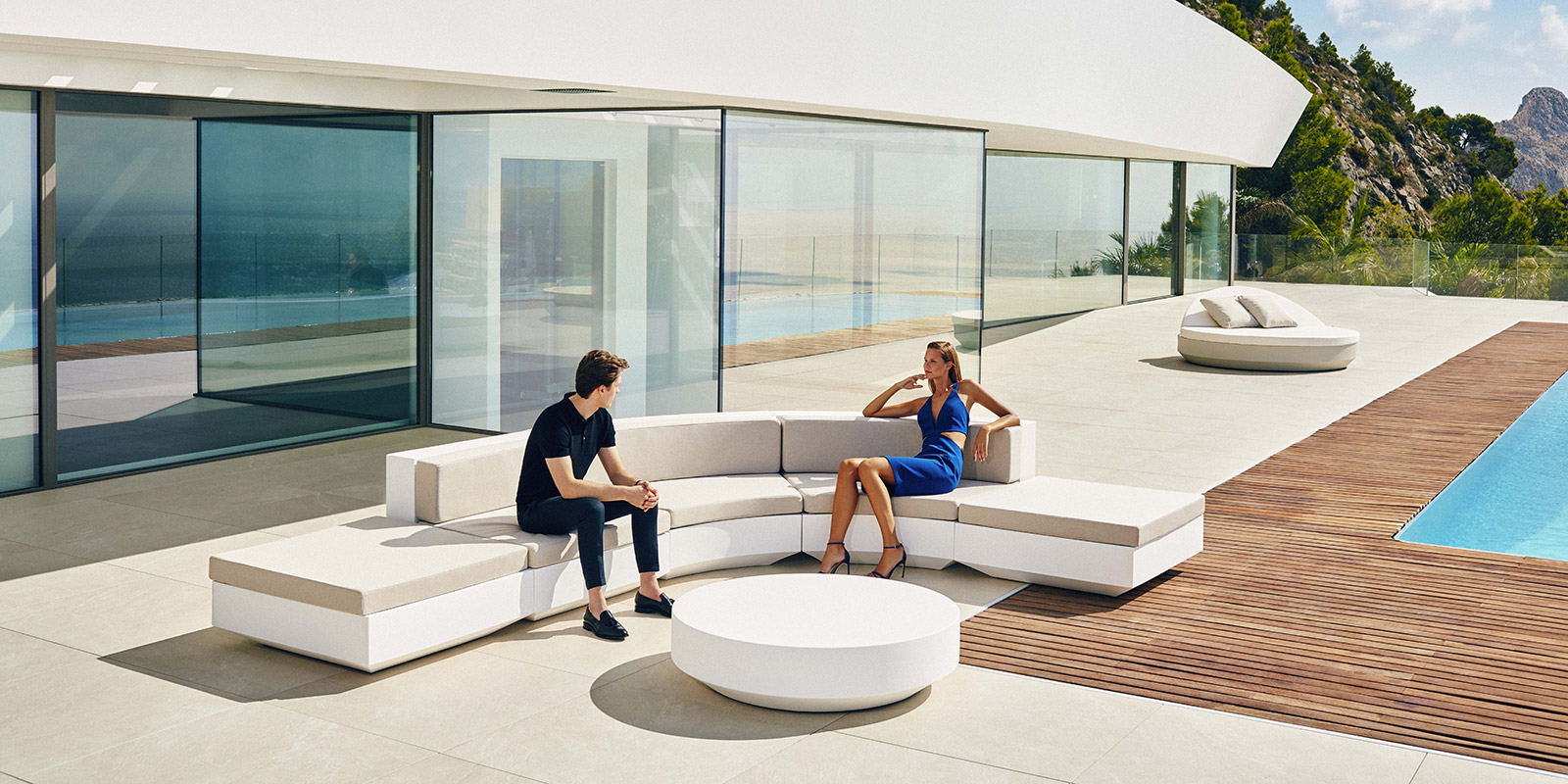 VELA/design-outdoor-furniture-vela-sofa-coffeetable-ramonesteve-vondom_3_.jpg