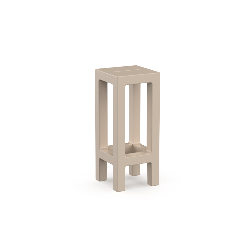 Jut bar stool