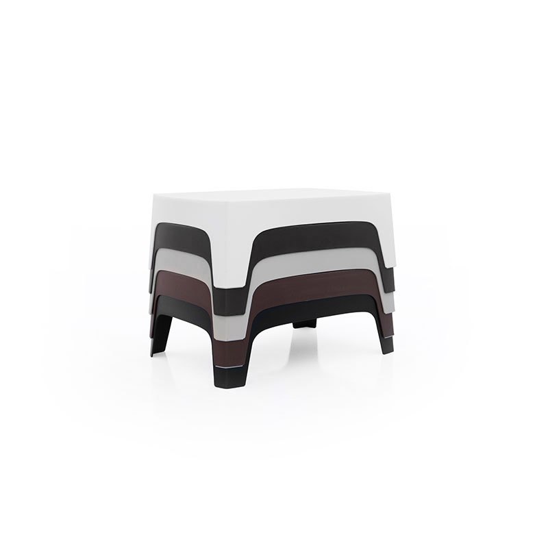 VONDOM_OUTDOOR_55026_SOLID_TABLE apiladas 