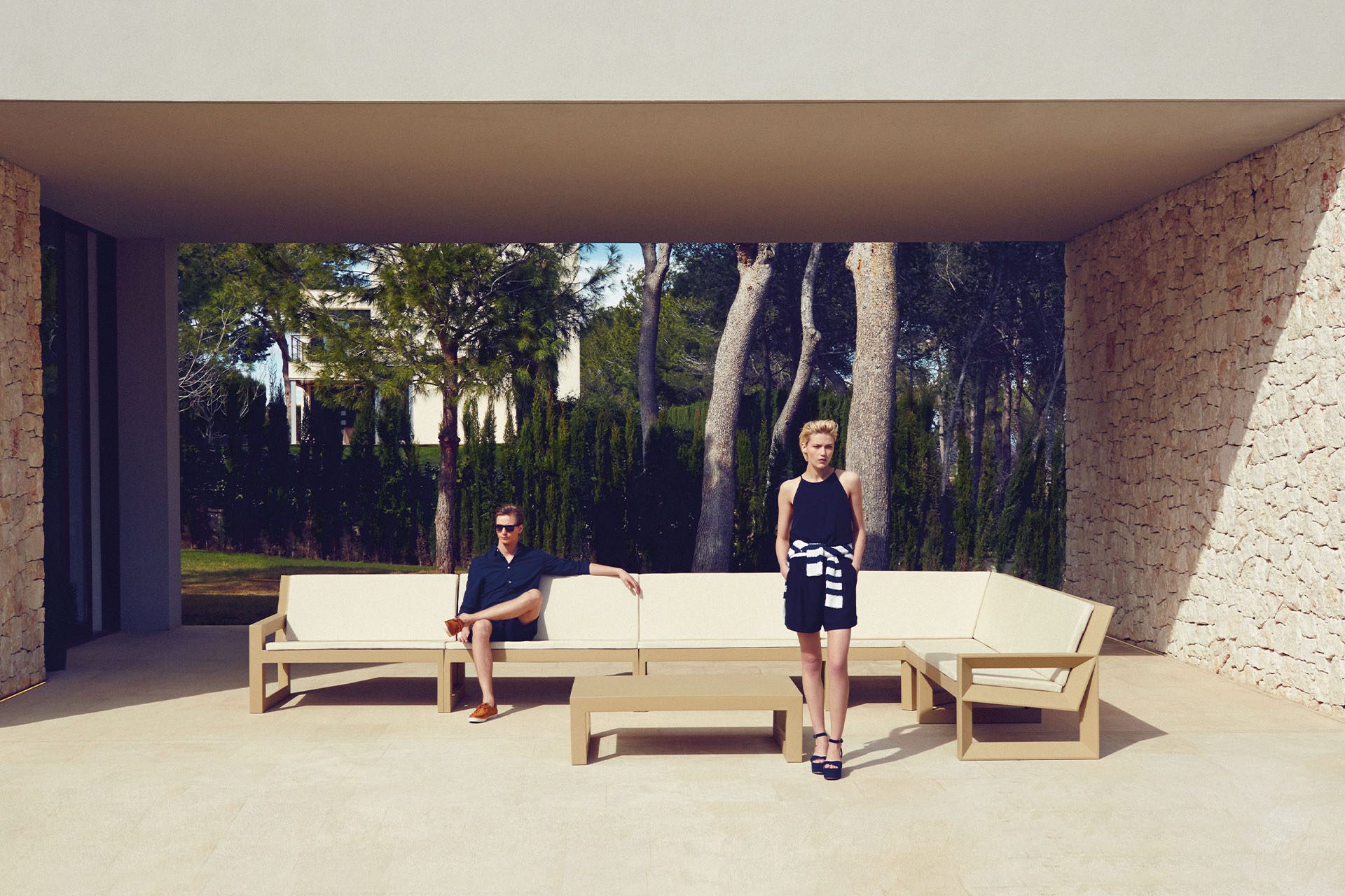 Frame outdoor sofa by Ramon Esteve Vondom