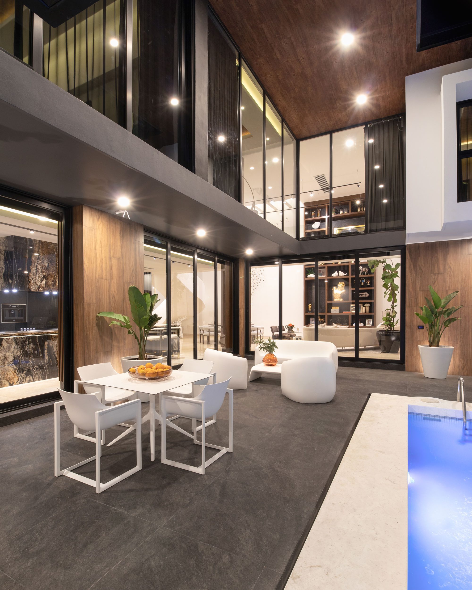 Outdoor furniture Wall Street armchairs and Mari-sol tables, luxury outdoor furniture by Vondom