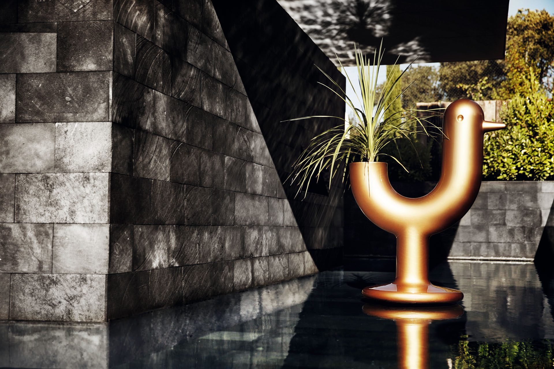 Peacock planter by Eero Aarnio Vondom