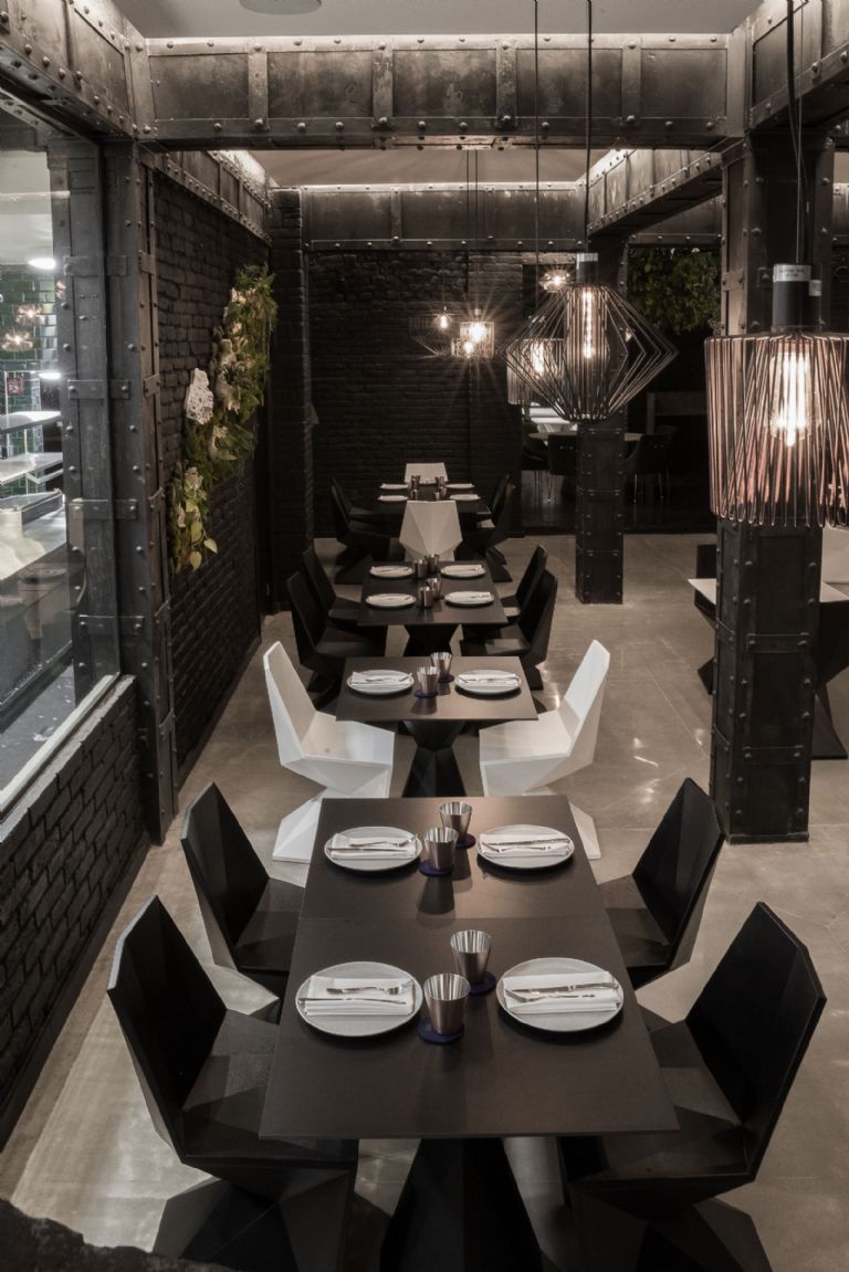 Contract furniture for restaurants Vertex by Vondom