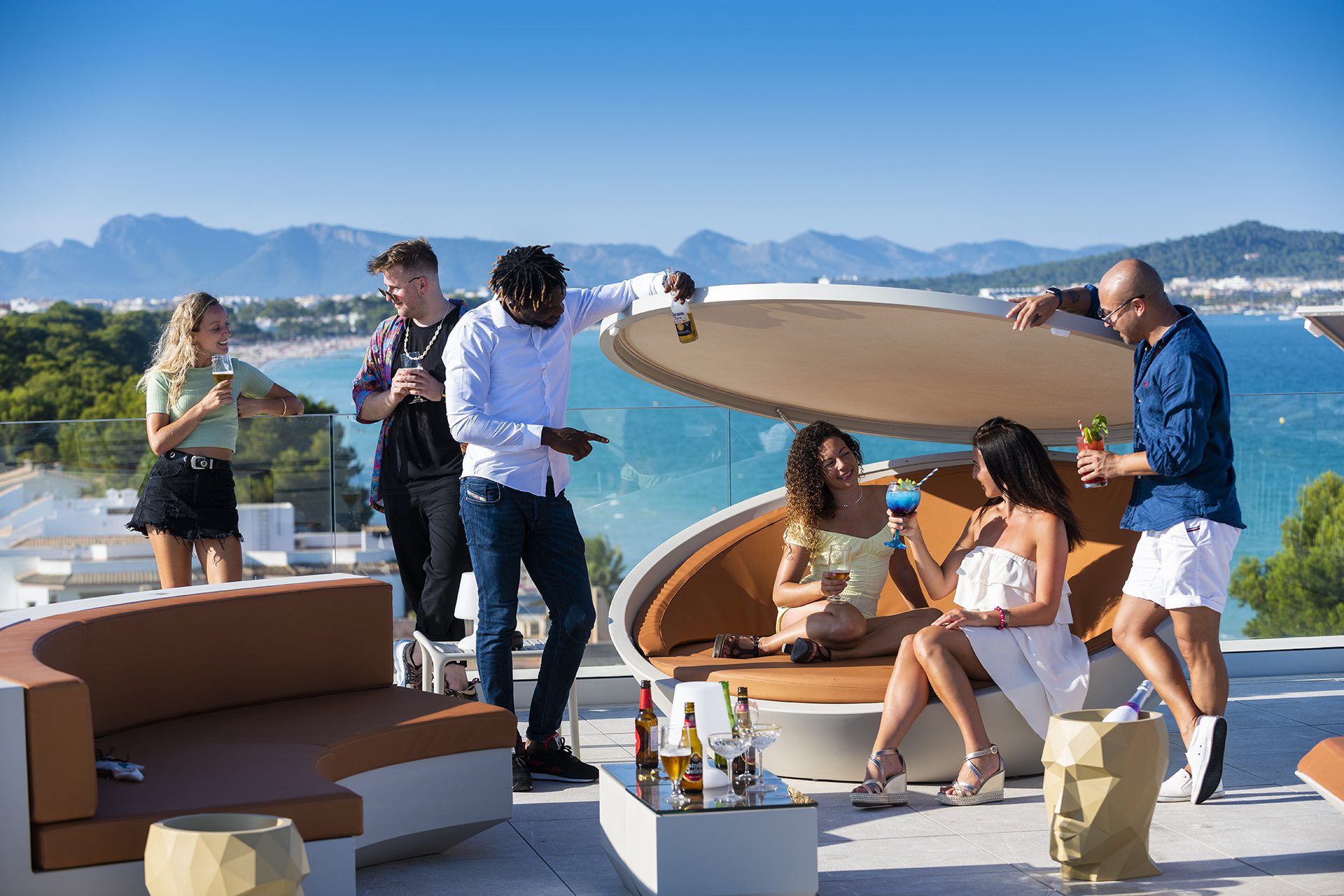 Outdoor contract furniture Ulm daybed and sofa, hospitality furniture by Vondom