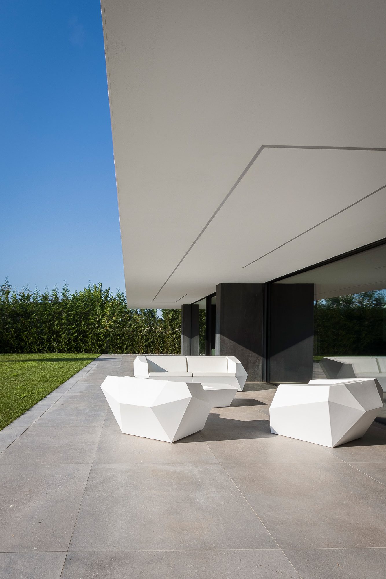 Faz armchair and sofa, luxury garden furniture by Vondom
