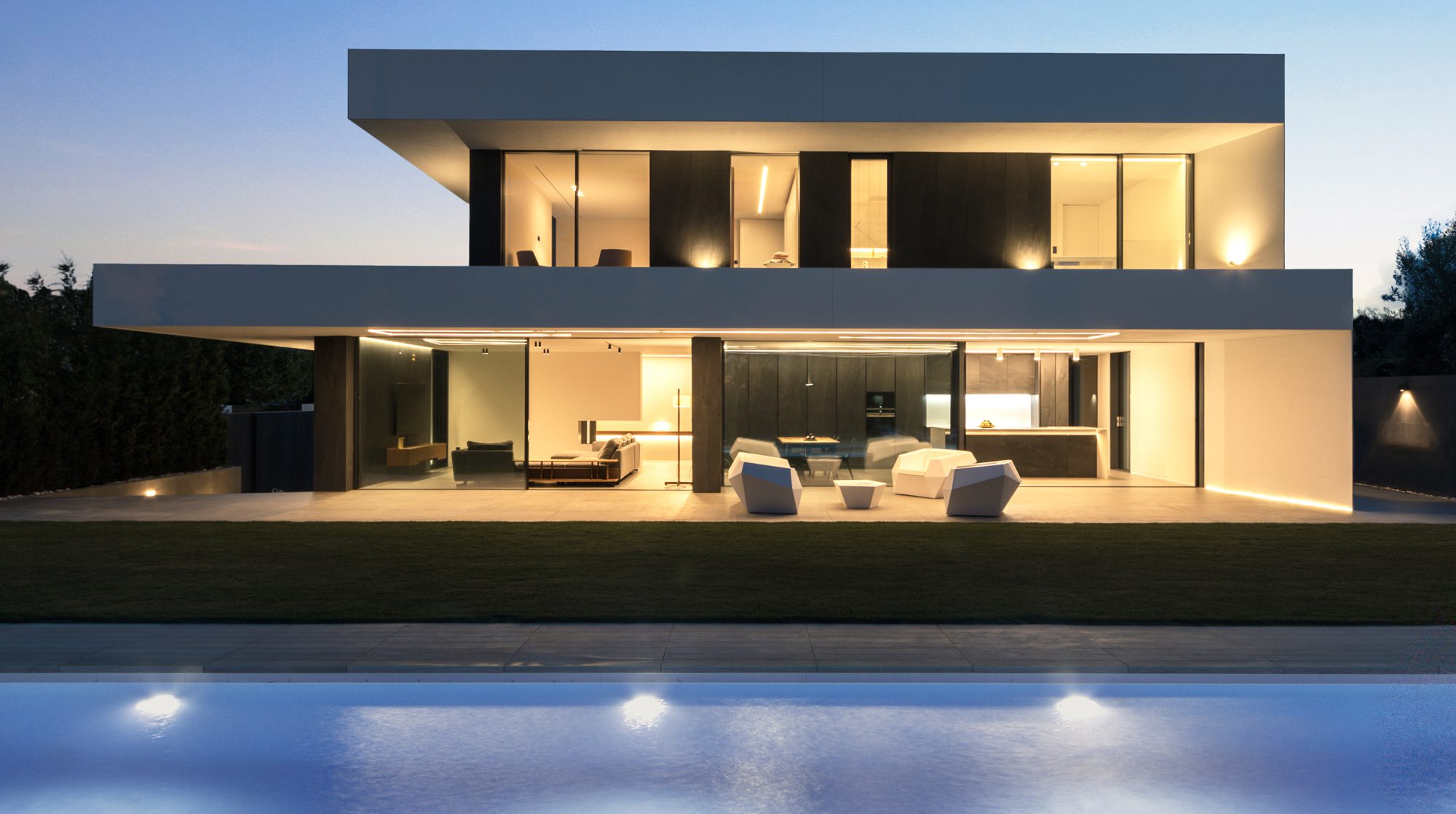 Faz armchair and sofa, luxury garden furniture by Vondom