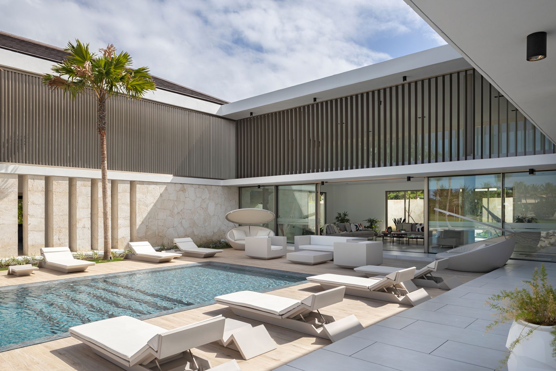 Vondom welcomes 2021