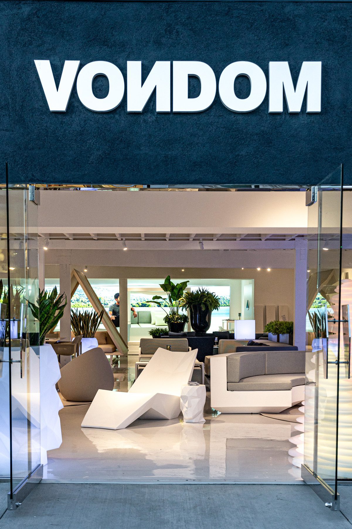 vondom-los-angeles-mobiliario-in-out (7)