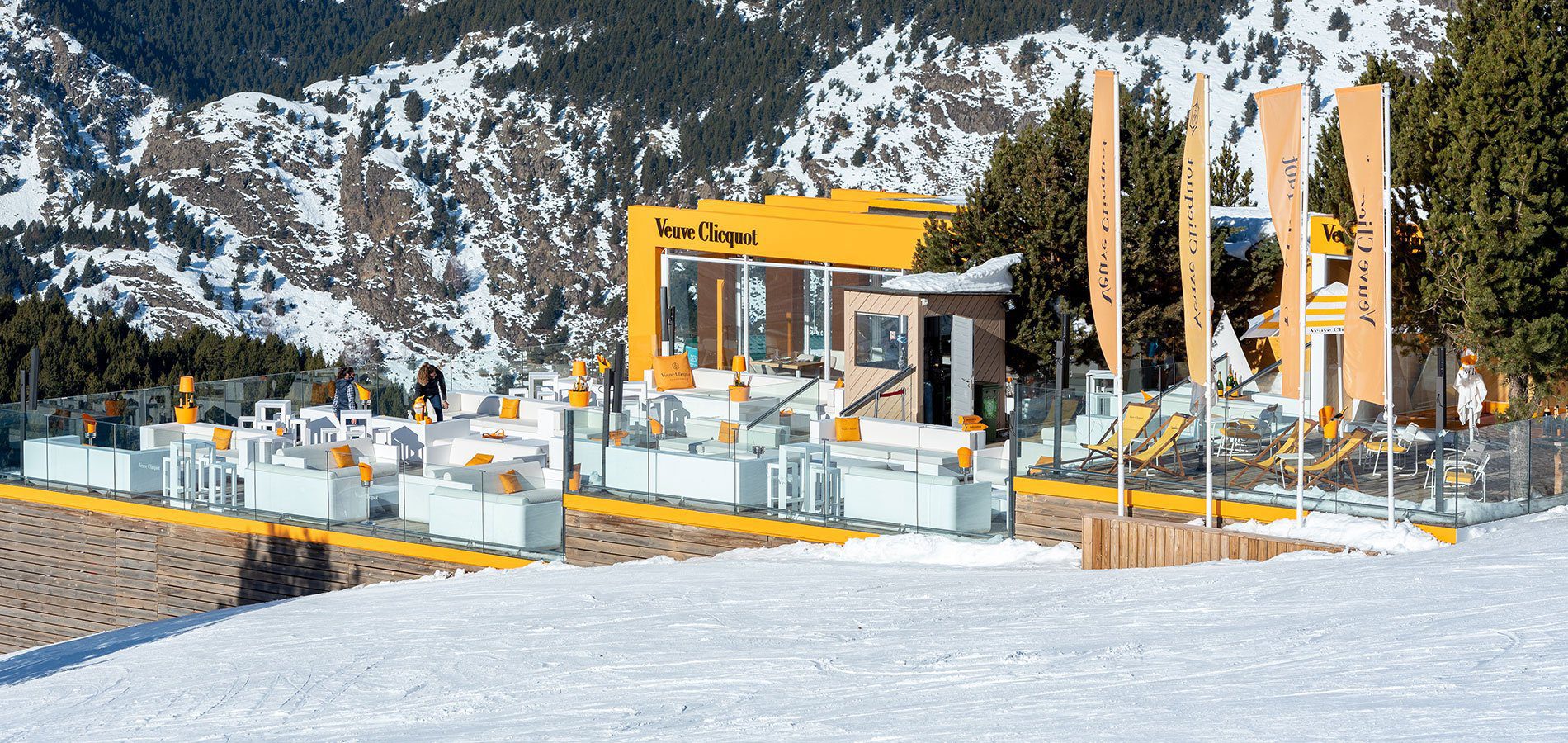 vondom-outdoor-furniture-veuve-clicquot-terrace-grandvalira (16)