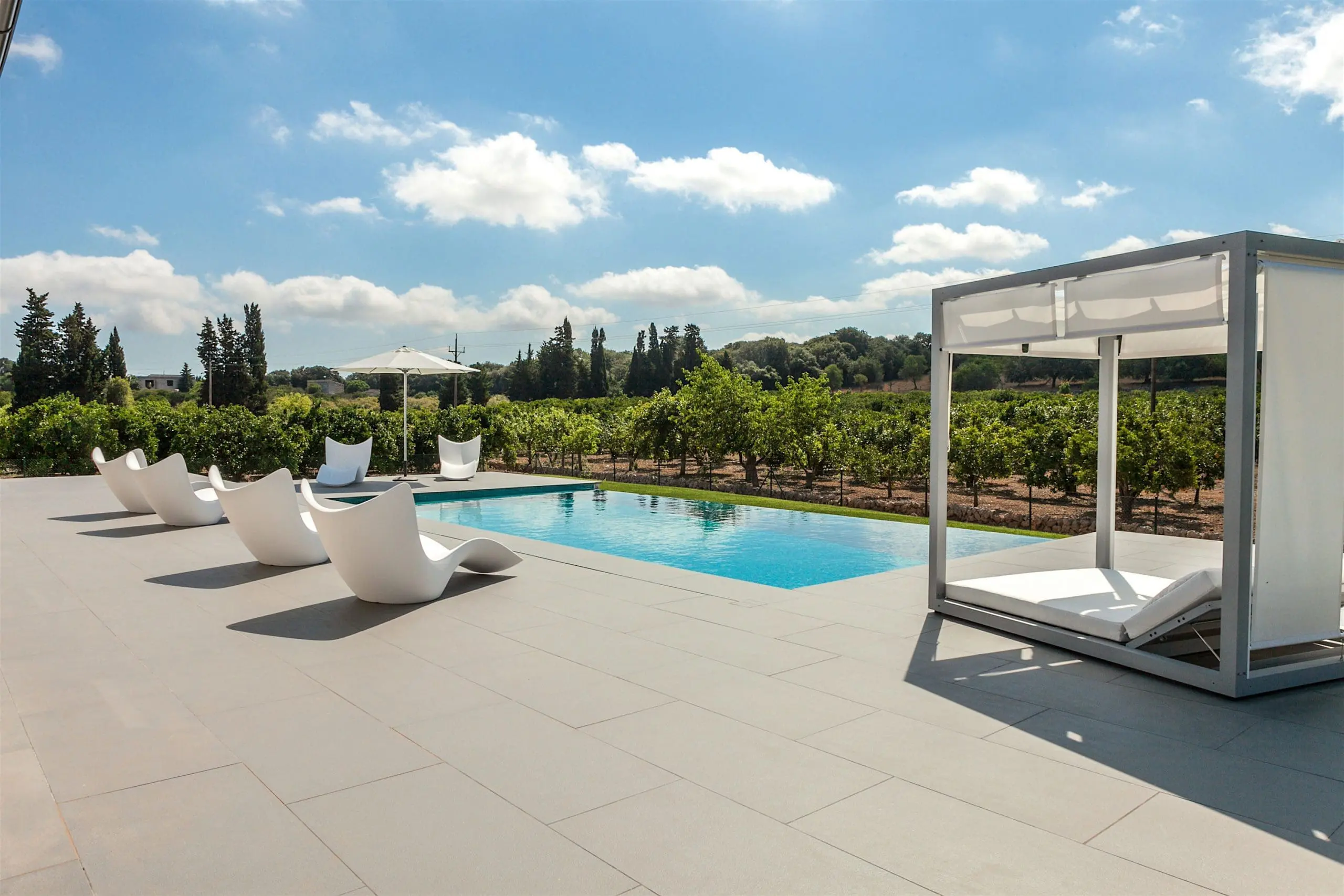 Luxury furniture Surf sun lounger by Vondom